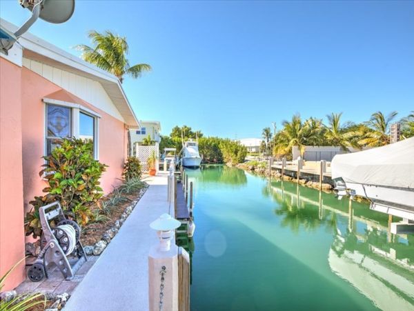 Marathon Luxury waterfront Vacation Rental NEW Arrival !