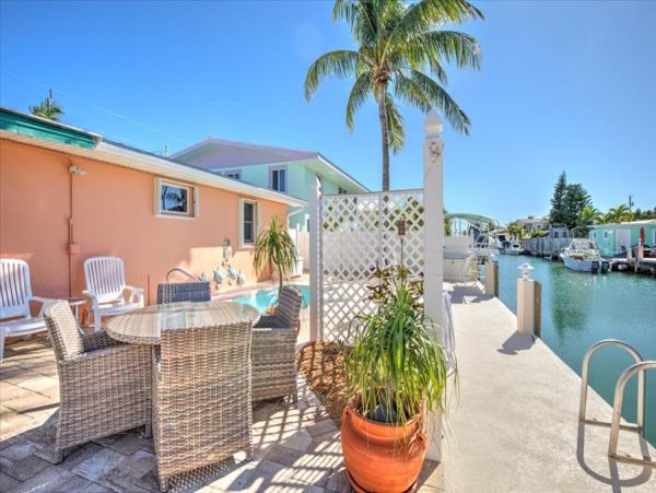 Marathon Luxury waterfront Vacation Rental NEW Arrival !