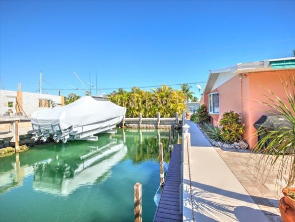 Marathon Luxury waterfront Vacation Rental NEW Arrival !