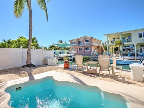 Marathon Luxury waterfront Vacation Rental NEW Arrival !