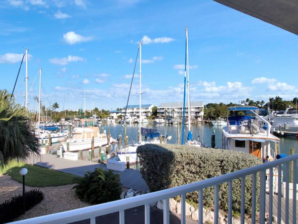 Marathon Vacation Townhome Three Bedrooms Walk To Beach