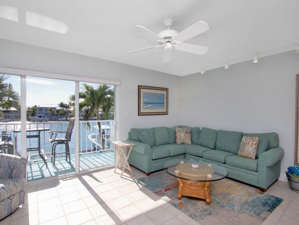 Marathon Vacation Townhome Three Bedrooms Walk To Beach