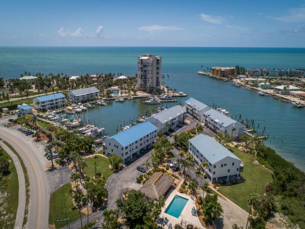 Marathon Vacation Townhome Three Bedrooms Walk To Beach