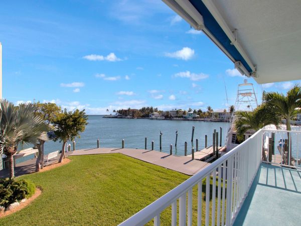 Marathon Vacation Townhome Three Bedrooms Walk To Beach