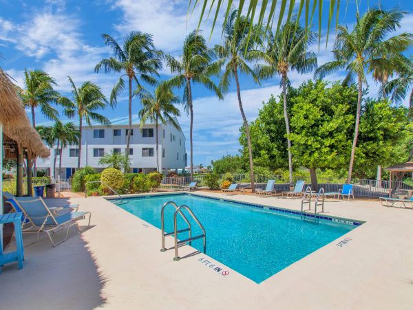 Marathon Vacation Townhome Three Bedrooms Walk To Beach