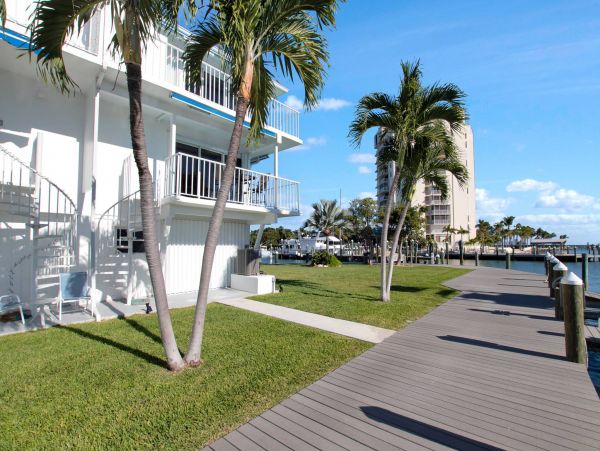 Marathon Vacation Townhome Three Bedrooms Walk To Beach