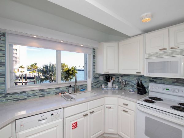 Marathon Vacation Townhome Three Bedrooms Walk To Beach