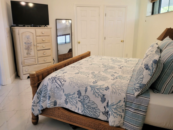 Marathon, Florida Luxury Vacation Rental - Waterfront 4-Bedroom Home with Pool, Spa & Dock