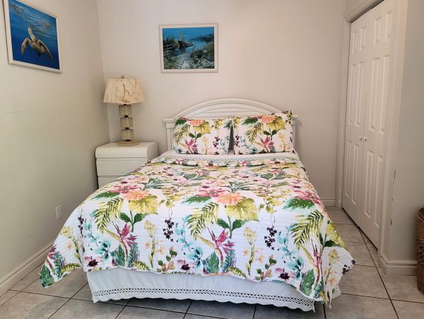 Marathon, Florida Luxury Vacation Rental - Waterfront 4-Bedroom Home with Pool, Spa & Dock