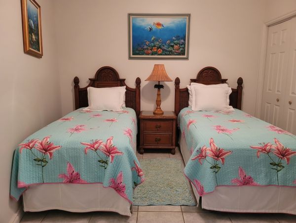 Marathon, Florida Luxury Vacation Rental - Waterfront 4-Bedroom Home with Pool, Spa & Dock