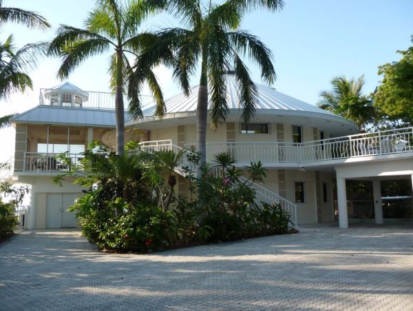Marathon, Florida Luxury Vacation Rental - Waterfront 4-Bedroom Home with Pool, Spa & Dock
