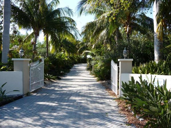 Marathon, Florida Luxury Vacation Rental - Waterfront 4-Bedroom Home with Pool, Spa & Dock