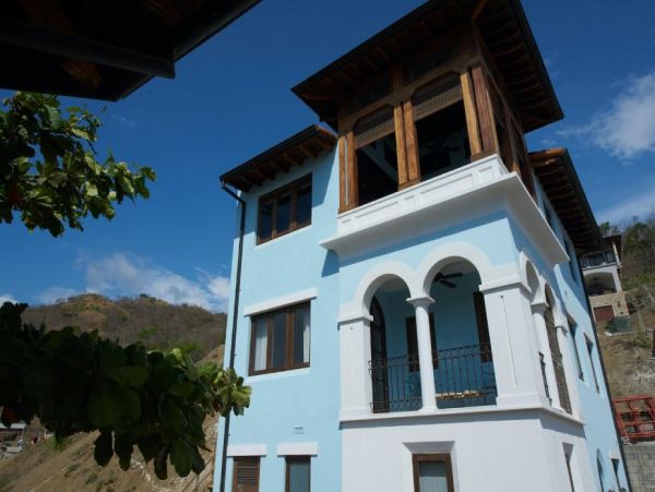 Gorgeous Four Bedroom Vacation Villa in Las Catalinas