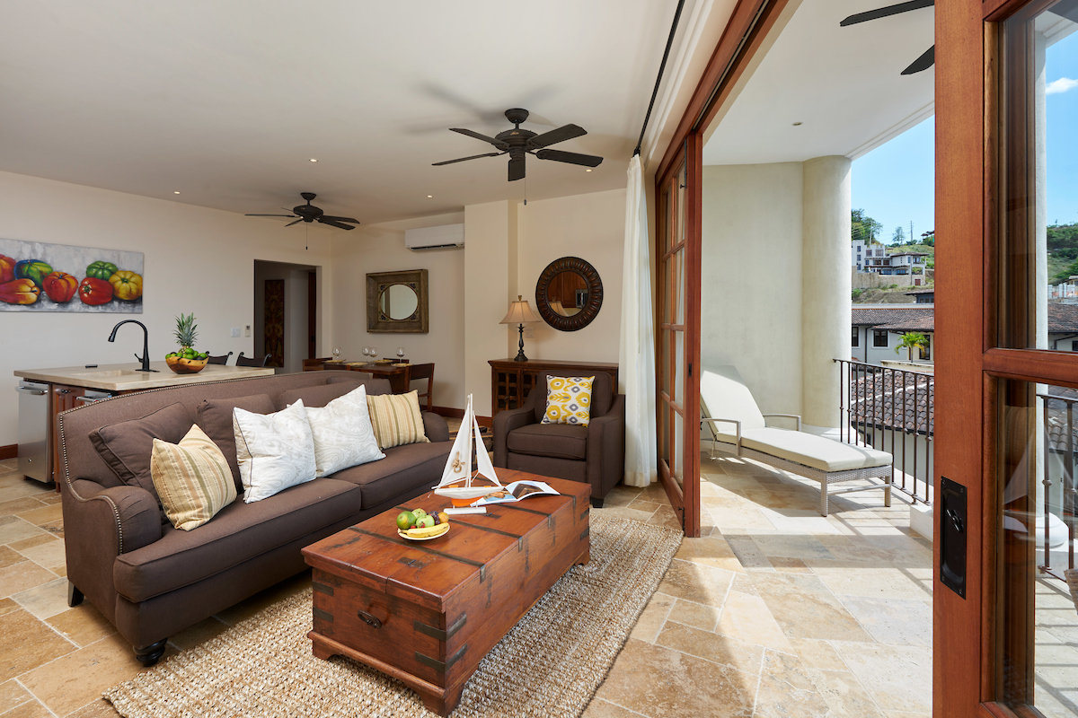 Las Catalinas Home 963637