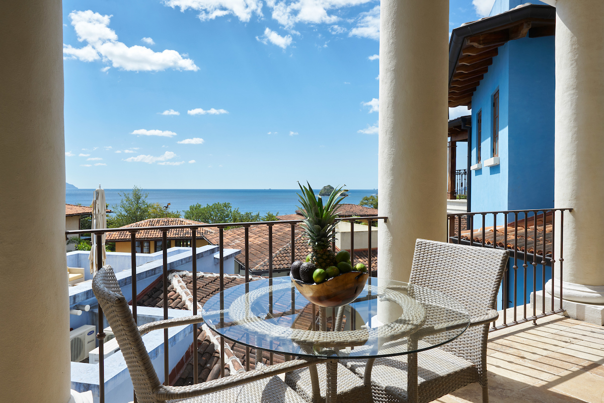 Las Catalinas Home 963637