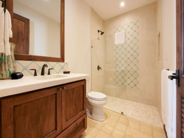 Five Bedroom Vacation Villa Walk to Playa Danta