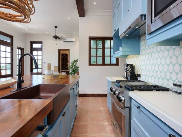 Five Bedroom Vacation Villa Walk to Playa Danta