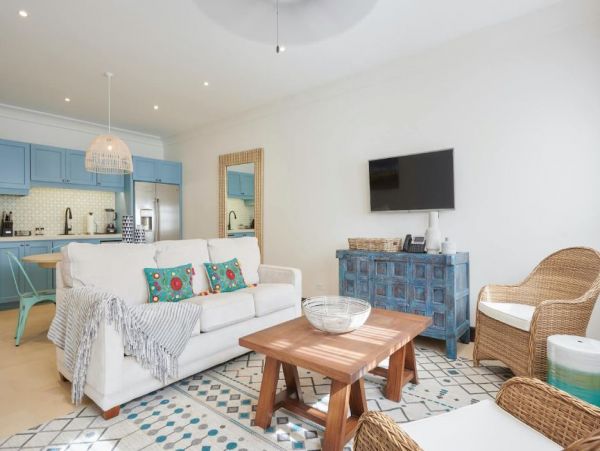 Five Bedroom Vacation Villa Walk to Playa Danta