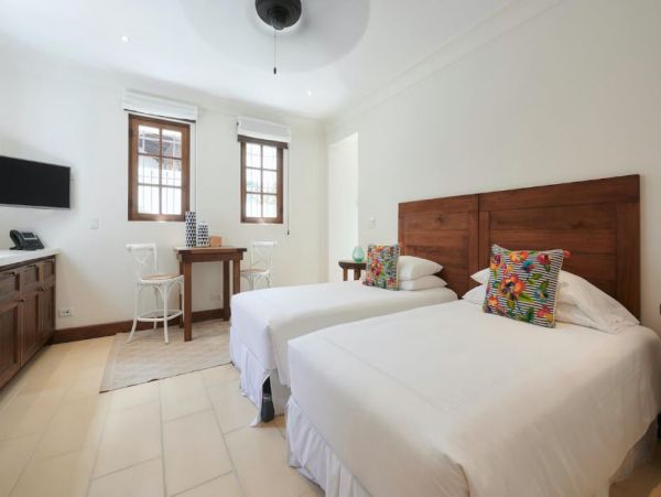 Five Bedroom Vacation Villa Walk to Playa Danta