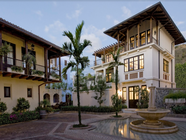 Lovely 3 Bedroom Vacation Home with Private Pool