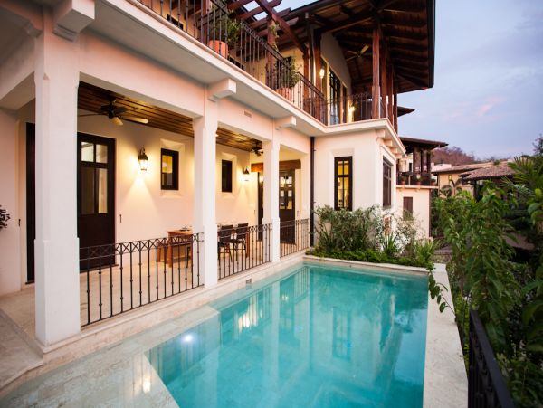 Lovely 3 Bedroom Vacation Home with Private Pool