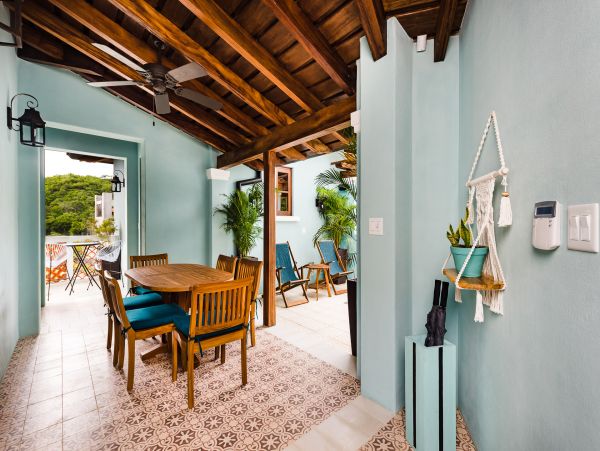 Stunning Vacation Villa With Spectacular Views 8 Guests