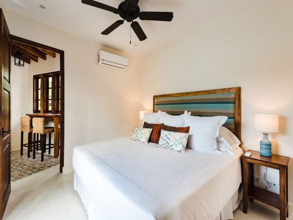 Stunning Vacation Villa With Spectacular Views 8 Guests