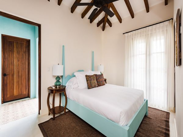 Stunning Vacation Villa With Spectacular Views 8 Guests