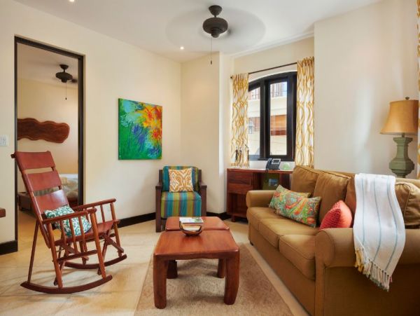 Charming Four Bedroom Vacation Villa Close to Beach