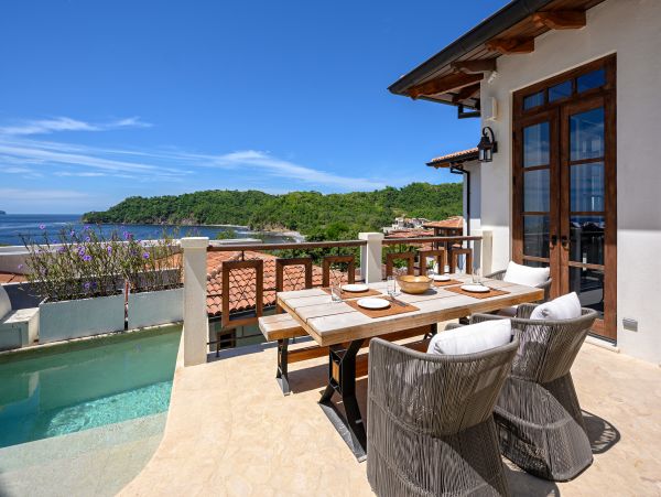 Views of Catalina Island Luxury Accommodation