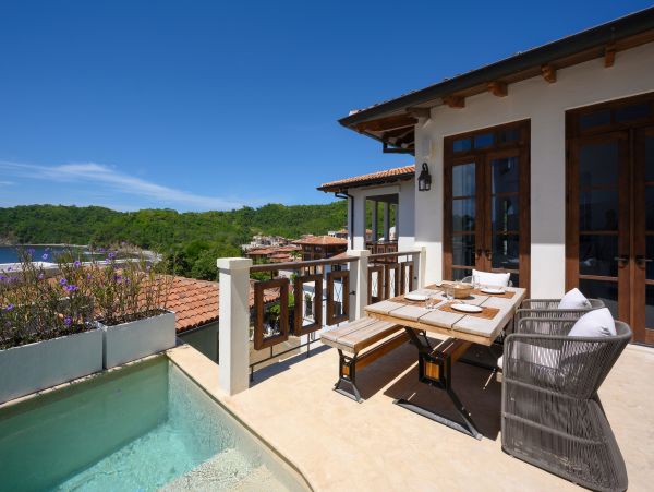 Views of Catalina Island Luxury Accommodation