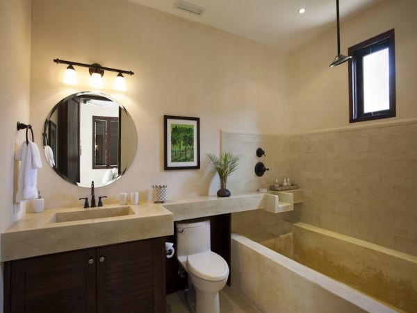 Walk to World Class Beach, Shopping & Dining Sleeps 11 Guests