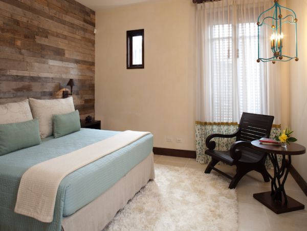 Walk to World Class Beach, Shopping & Dining Sleeps 11 Guests