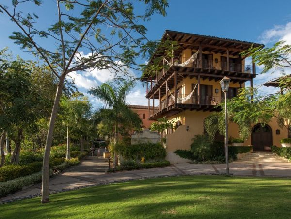 Stunning in Every Way Walk to Beach Villa Costa Rica