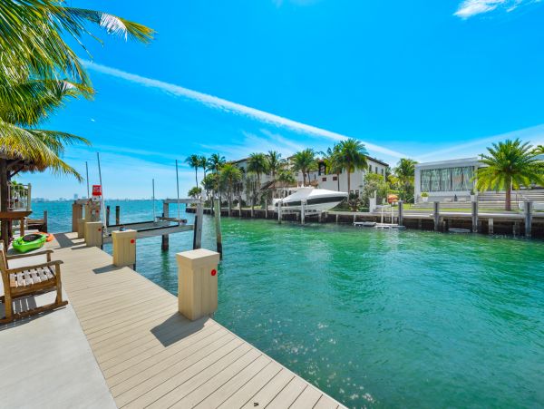 Stunning Luxury Villa with Private Pool & Spa with Bay Views