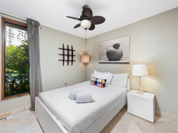 Stunning Luxury Villa with Private Pool & Spa with Bay Views
