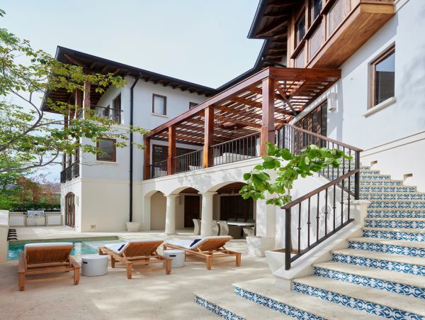Gorgeous Seven Bedroom Vacation Villa Sleeps 18