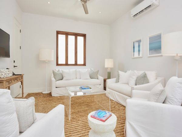 Gorgeous Seven Bedroom Vacation Villa Sleeps 18