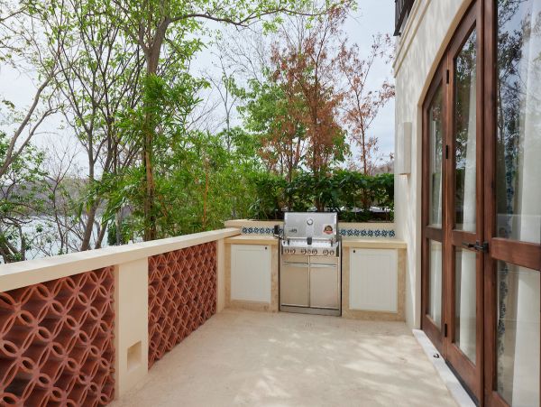 Gorgeous Seven Bedroom Vacation Villa Sleeps 18