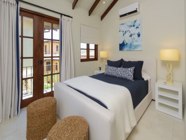 Luxury 7 Bedroom Home with Private Pool & Terraces