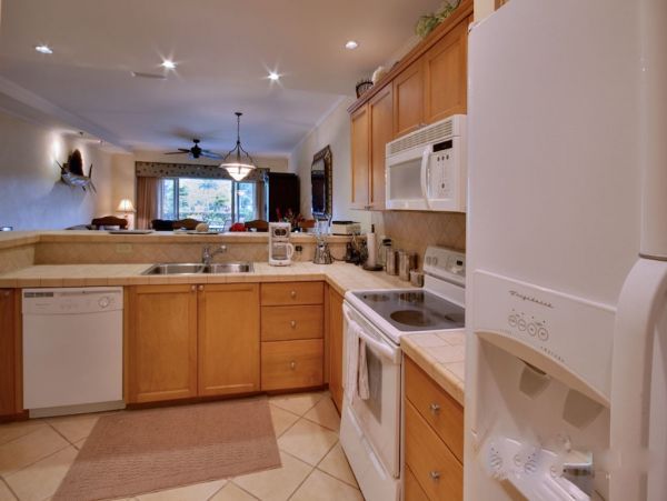 Golf View Jaco Vacation Condo Short Walk to Beach