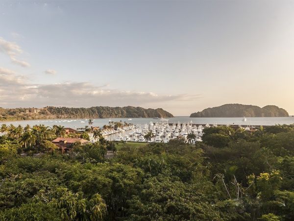 Golf View Jaco Vacation Condo Short Walk to Beach
