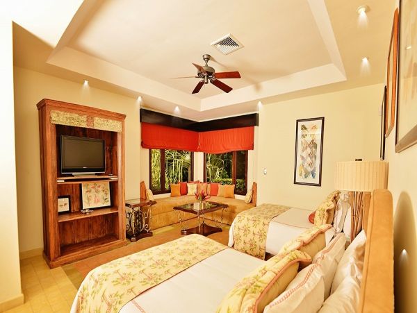 Bays and Ocean View Luxury 5 Bedroom Vacation Home in Jaco