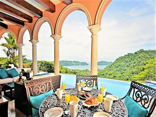 Bays and Ocean View Luxury 5 Bedroom Vacation Home in Jaco