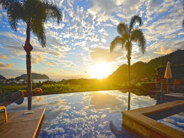 Four Bedroom Vacation Home with Amazing Views in Costa Rica