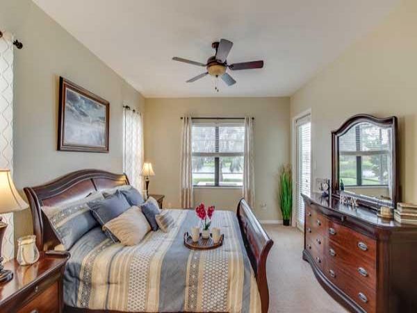 Three Bedroom Home in Fort Myers with Caged Pool & Spa