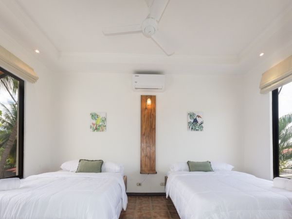 Four Bedroom Vacation Villa in Jaco Close to Beach