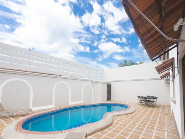 Four Bedroom Vacation Villa in Jaco Close to Beach