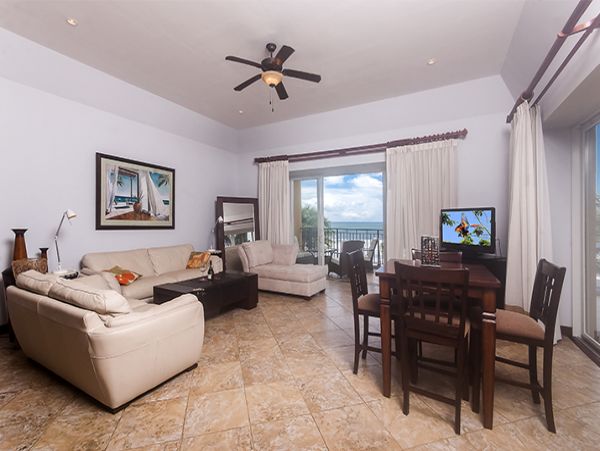 Lovely Oceanfront Vacation Condo