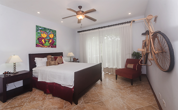 Lovely Oceanfront Vacation Condo